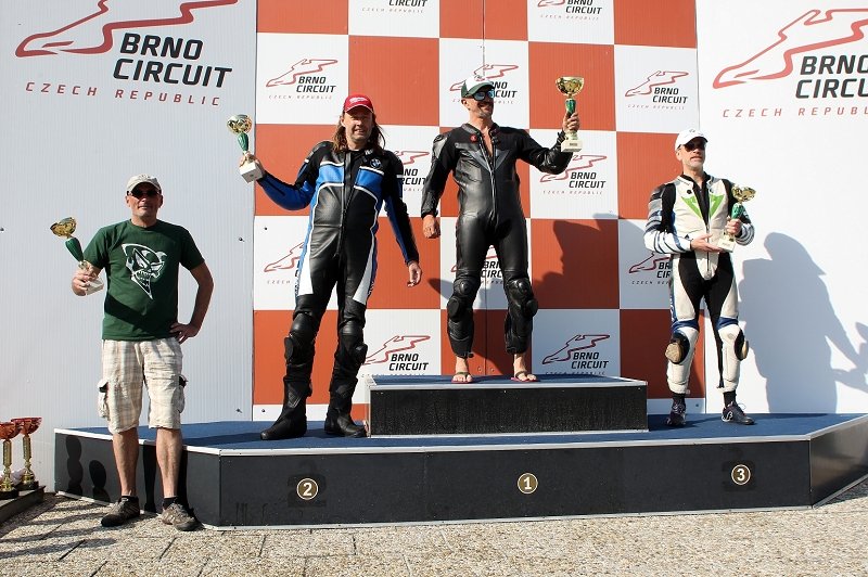 17-TNT-PODIUM-26.JPG