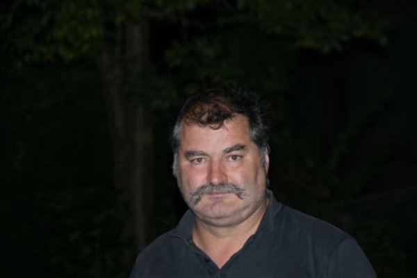E1.jpg